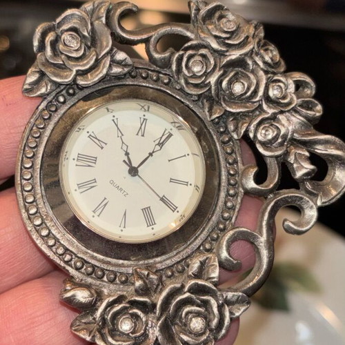 Miniature vintage table clock quartz new, analog