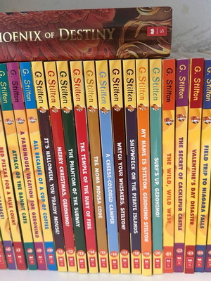 Geronimo Stilton 33-Book Collection like new, English