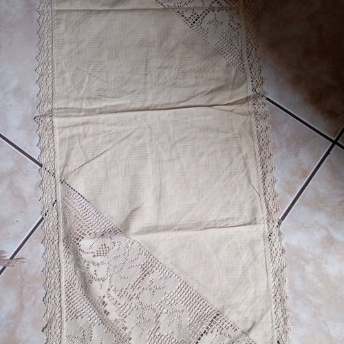Vintage table runner like new, beige color