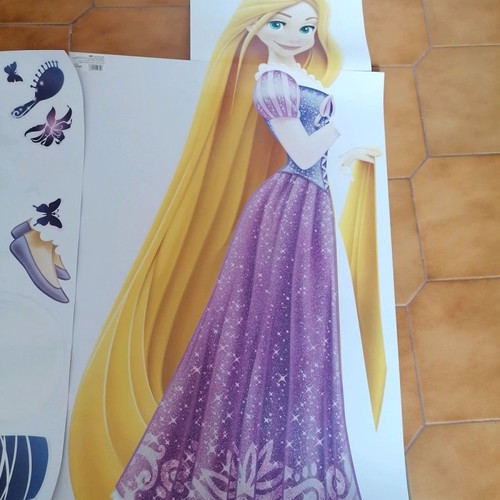 Rapunzel wall sticker used, Disney kids room decor