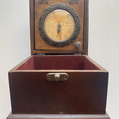 Vintage Wooden Decorative Box Clock with Analog Movement used