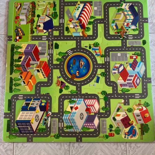 Children's floor puzzle like new, 9 pieces, 92x92 cm