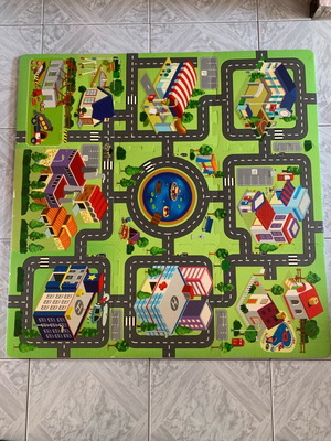 Children's floor puzzle like new, 9 pieces, 92x92 cm