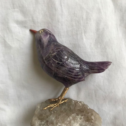 Amethyst Figurine like new, collectible