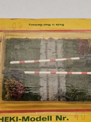 HEKI Modell Nr. 40 HO 1:87 Railway Level Crossing Scenic Accessory vintage, like new