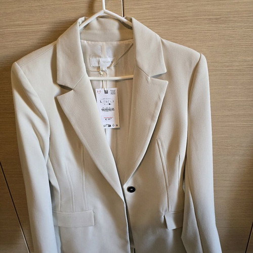 Zara suit new size Large