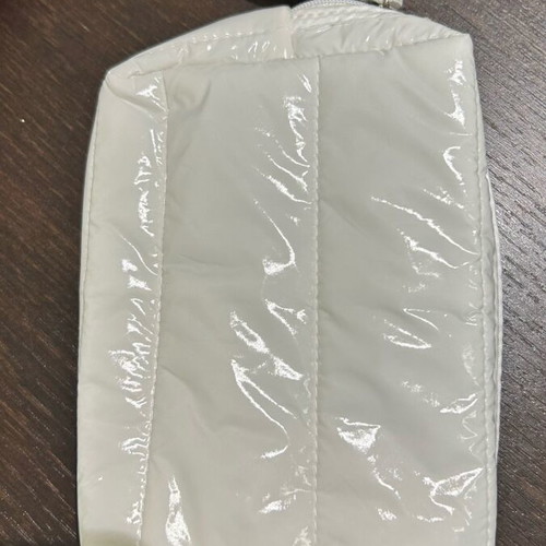 L’Oréal white toiletry bag new