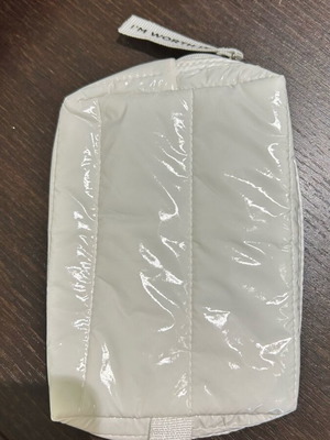 L’Oréal white toiletry bag new