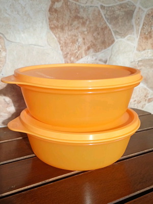 Tupperware set of 2 classic 600ml containers new, airtight and watertight