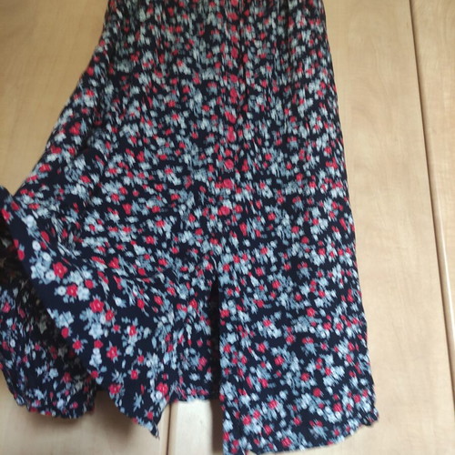Attrattivo women's skirt like new, size medium, soft fabric, buttoned front