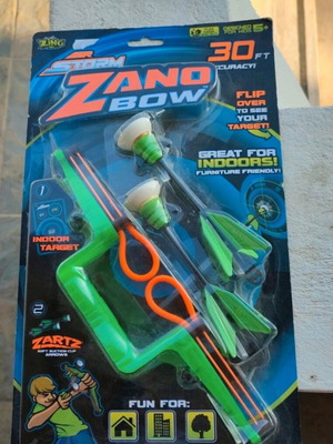 Zano bow archery game new with suction arrows