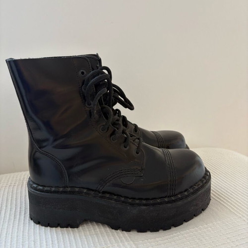 Underground London platform boots like new, black