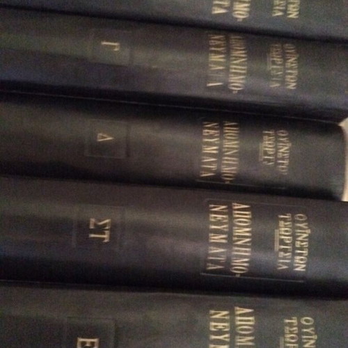 Memoirs of World War II by Winston Churchill like new, complete set