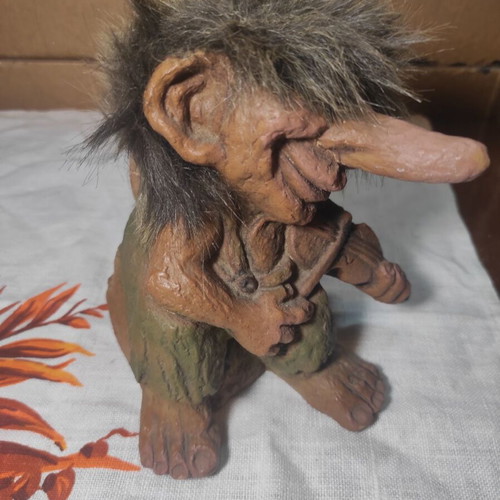 Ny Form Original 1980s Norwegian Handmade Fiddler Troll 17cm ύψος καινούριο με ετικέτα
