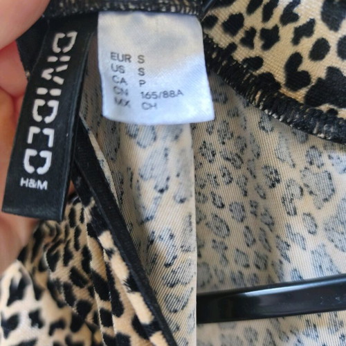 H&M Small leopard print bodysuit like new