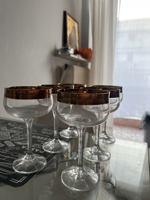 Cocktail glasses set of 6 with gold detail like new