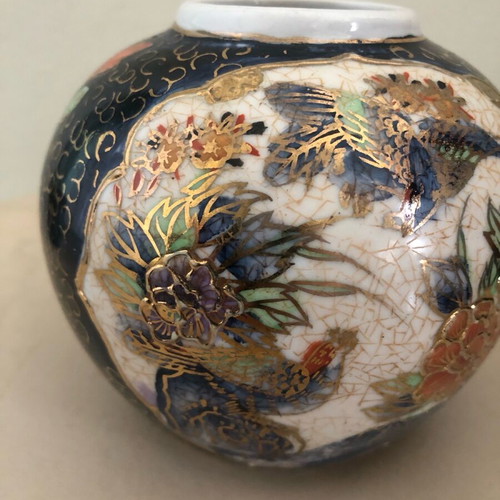 Small Chinese Vase like new, handmade