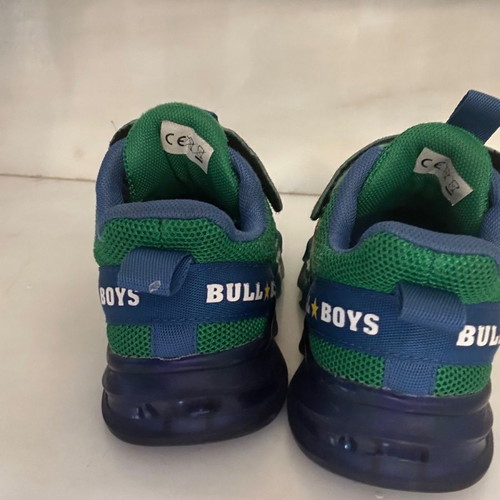 Bull Boys athletic shoes used with lights, size 28, green