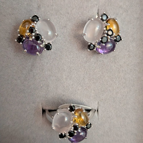 Silver jewelry set with natural gemstones