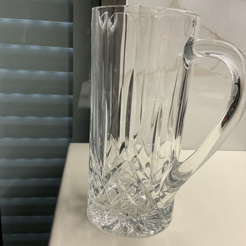 Crystal Pitcher like new, heavy crystal, 23 cm height