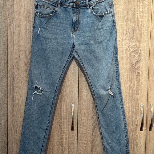 Jeans slim feat by Pull and Bear like new, size 46, blue