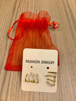 Earrings for pierced ear gold color new