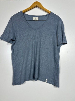 Silver Creek linen t-shirt like new, blue, size M