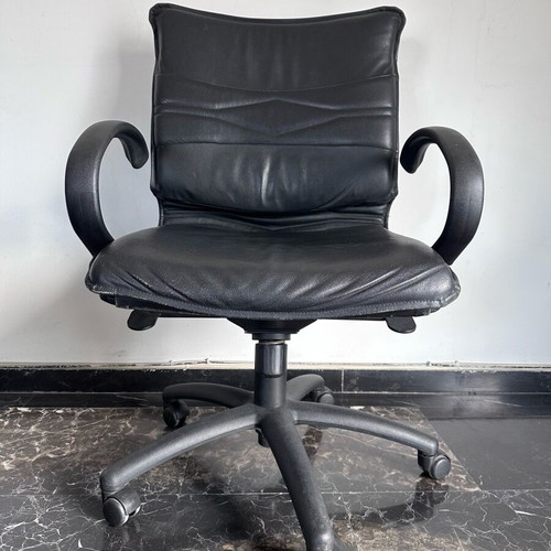 Office executive chair used, PU leather, ergonomic design