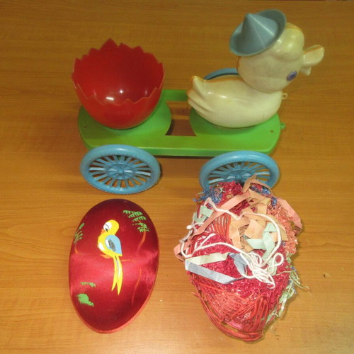 Greek Easter Pull Toy 70s like new