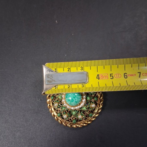 Vintage pin in like new condition