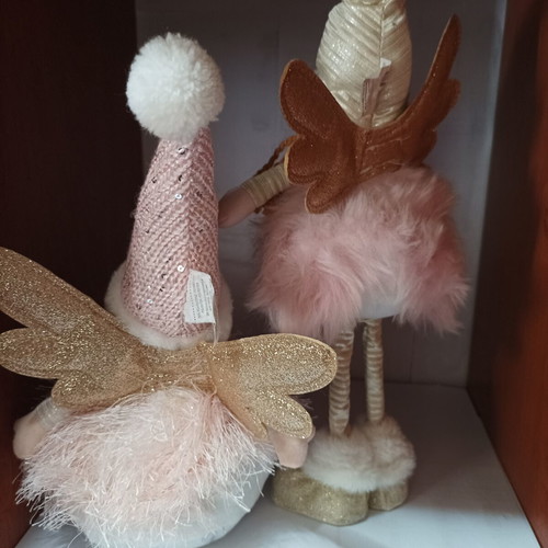 Christmas angel figures like new, set of two with pink fluffy bodies