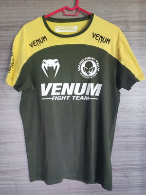 Venum T-shirt medium, like new, 100% cotton, athletic fit