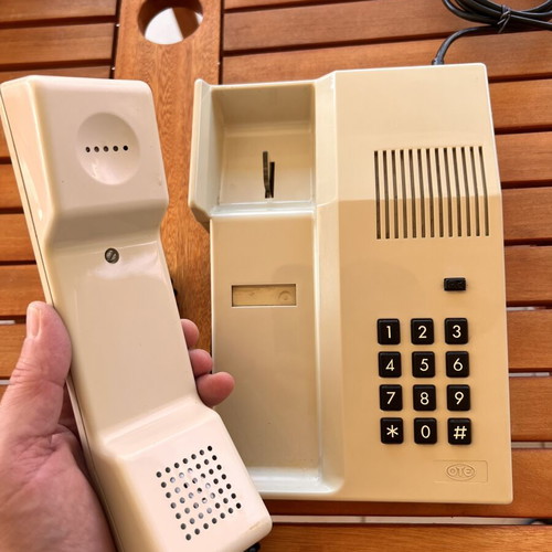 Vintage OTE Iris Corded Phone Intracom like new, beige