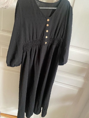 Black dress with buttons like new, size M