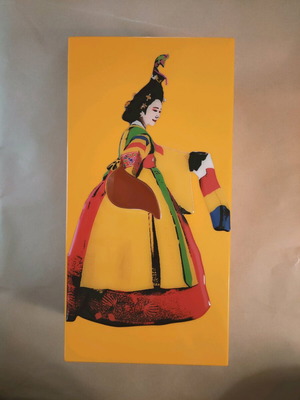 Tissue box like new with Korean traditional dancer design