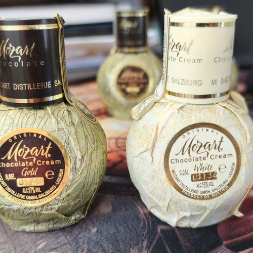 Mozart Chocolate Liqueur collectible miniatures set 4 x 50ml