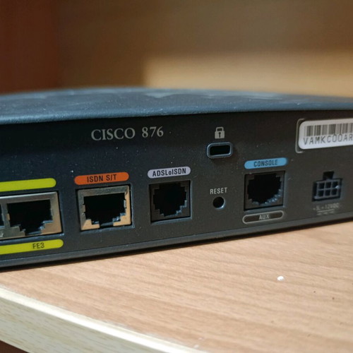 Cisco 800 router used desktop with 4-port Ethernet switch
