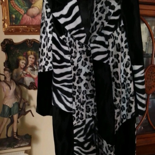 Bebe velvet coat unused size M