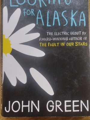 Looking for Alaska book used, English by John Green