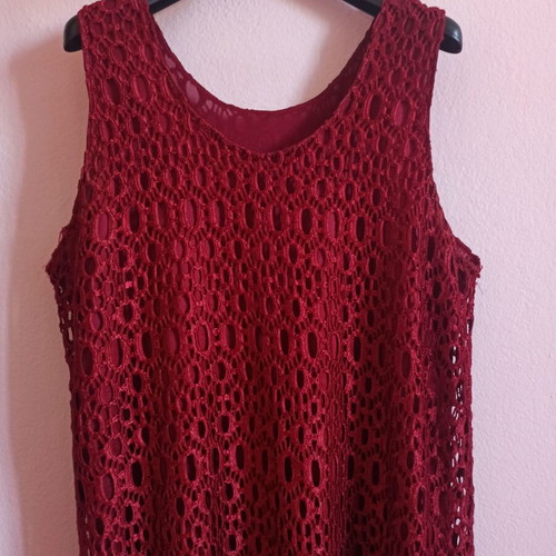 Women's Burgundy Top medium, like new, perforated with inner fabric