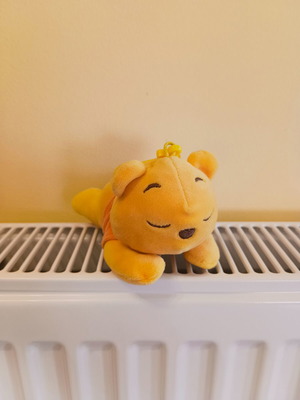 Winnie the Pooh plush keychain like new