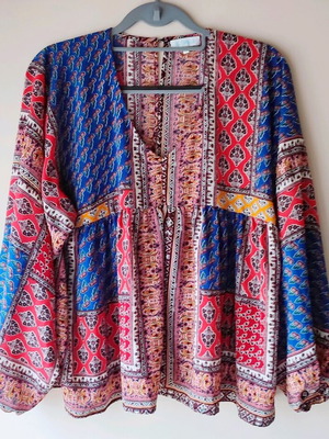 Blue Vanilla Patchwork Tunic Blouse like new, multicolor