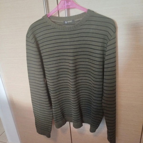 Street striped men's pullover medium like new, khaki