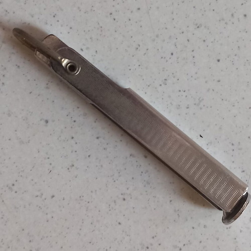Pipe tool like new, length 7.5 cm