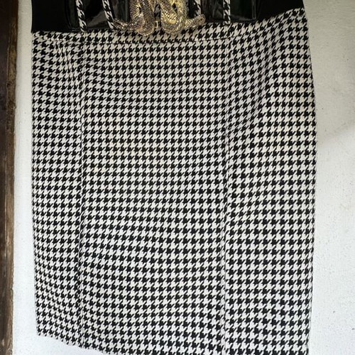 River Island skirt like new with attractive belt and drapes, size M