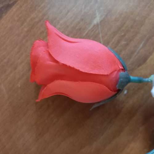 Decorative rose with small bear, plastic