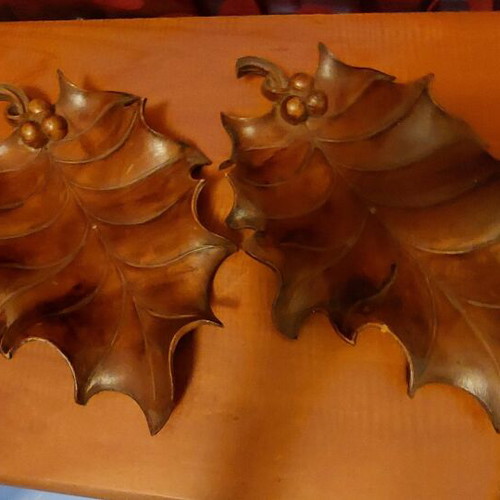 Wooden decorative plates like new, leaf-shaped