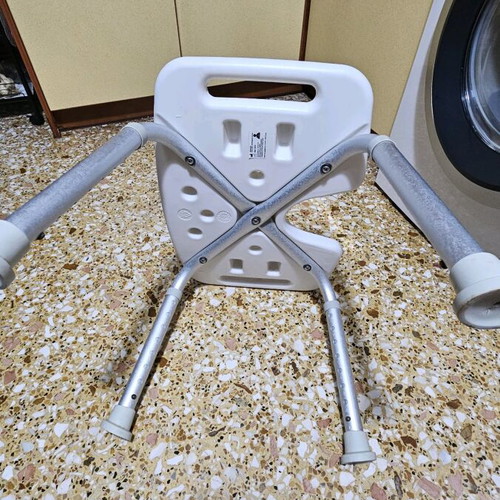 Bath stool without back aluminum like new
