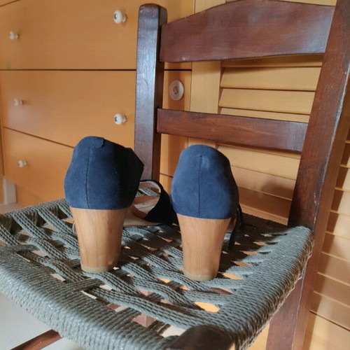 Clarks sandals size 36 like new, blue suede, plus cushion, 7cm