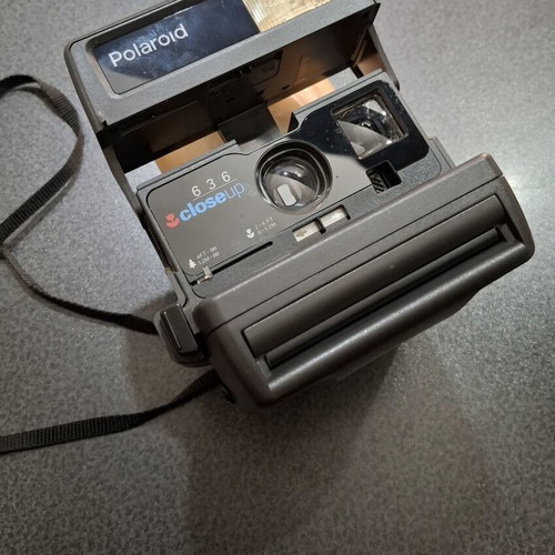 Polaroid 636 Close Up instant camera vintage like new
